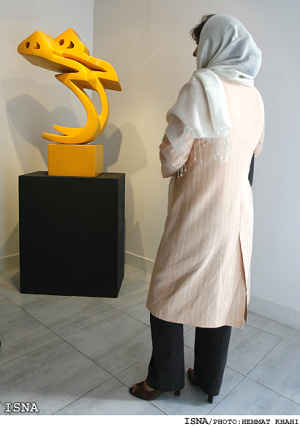 مجسمه های پرویز تناولی در گالری شماره 10